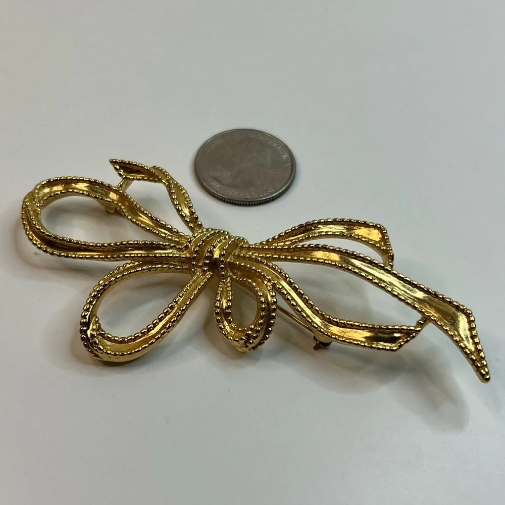 Vintage Crown Trifari Large Ribbon Bow Brooch